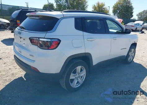 2022 Jeep Compass Latitude 4X4 from USA, damaged, VIN 3C4NJDBB9NT136470